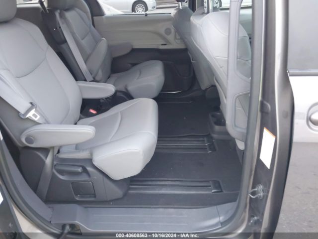 5TDYRKEC3NS132665 Toyota SIENNA XLE