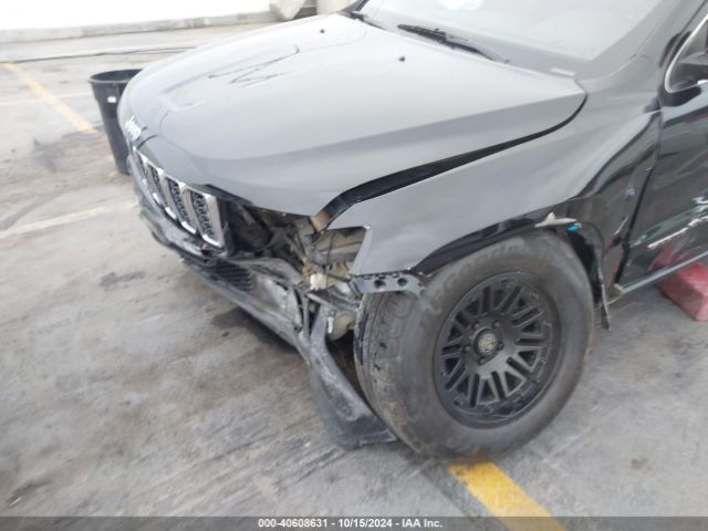 1C4RJEAG5HC846521 Jeep Grand Cherokee Laredo 4x2