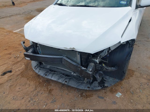 5NPD84LF1JH231527 Hyundai ELANTRA SEL