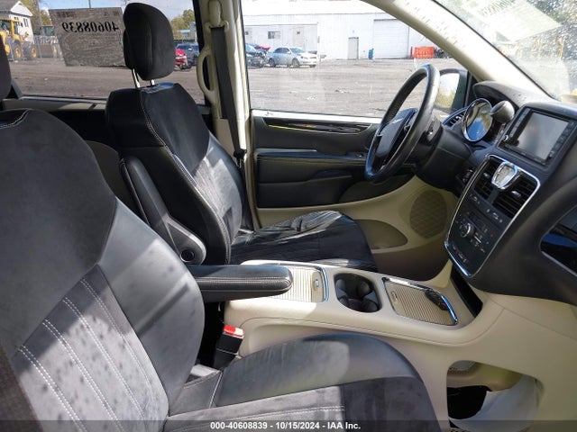 2C4RC1JG0GR134149 Chrysler Town & Country Limited