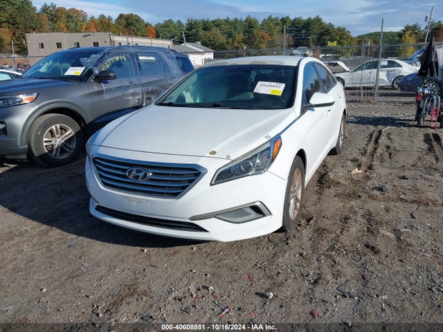 Hyundai SONATA SE 2016 5NPE24AF4GH287513 Image 2