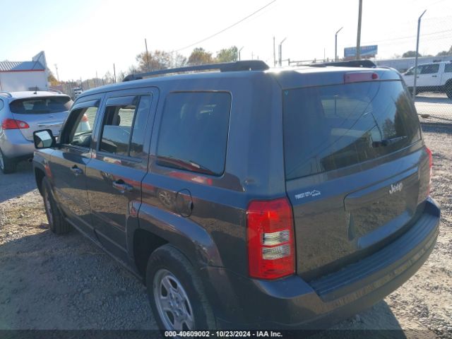 1C4NJPBB8GD683675 Jeep Patriot Sport