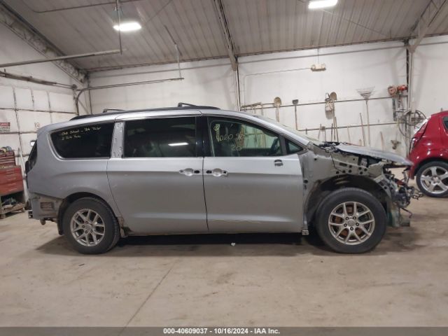 2C4RC1DG4LR157021 Chrysler Voyager Lxi