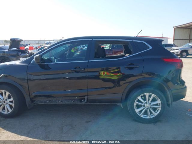 JN1BJ1CP9JW194520 Nissan Rogue Sport S