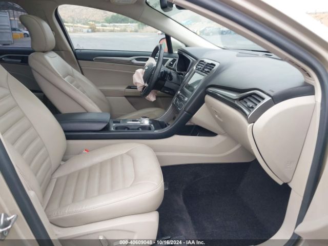 3FA6P0H92HR105651 Ford FUSION SE