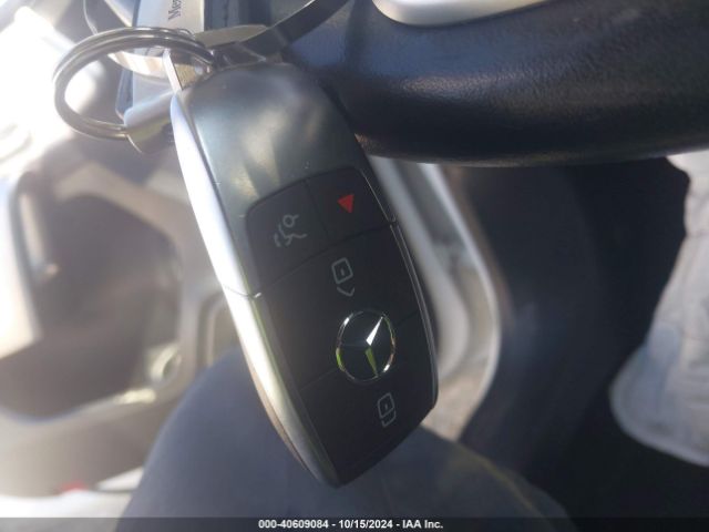 WDD3G4EB2KW029449 Mercedes-Benz A 220