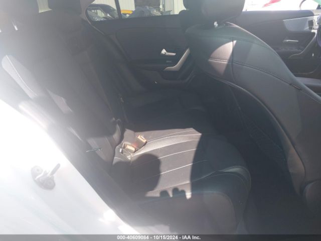 WDD3G4EB2KW029449 Mercedes-Benz A 220