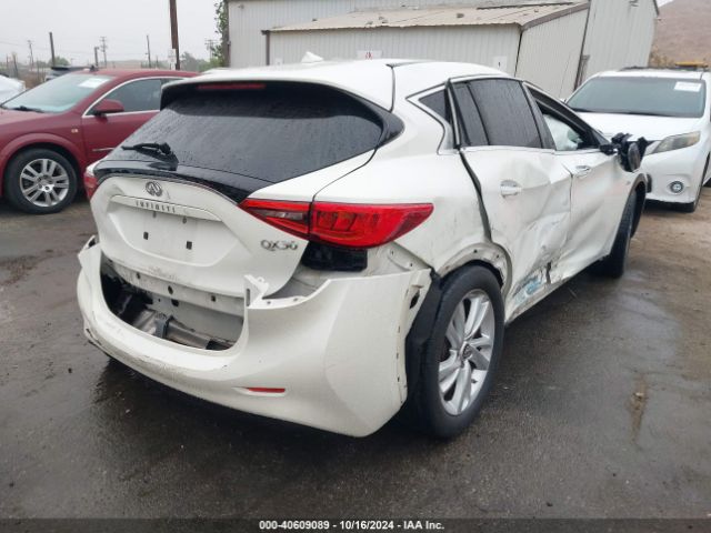SJKCH5CP6HA039450 Infiniti QX30