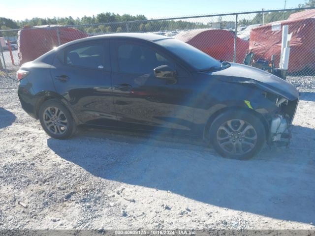 3MYDLBYV3KY500300 Toyota YARIS LE