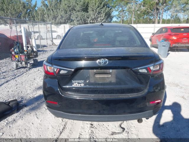 3MYDLBYV3KY500300 Toyota YARIS LE
