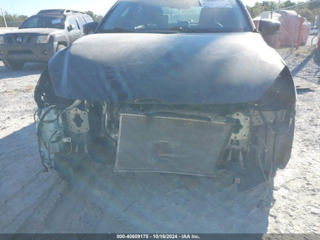 3MYDLBYV3KY500300 Toyota YARIS LE