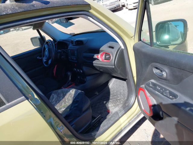 ZACCJBCTXFPB79579 Jeep Renegade Trailhawk