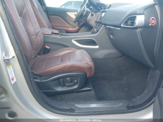 2017 JAGUAR F-PACE SADCM2BV4HA881057 Photo 4