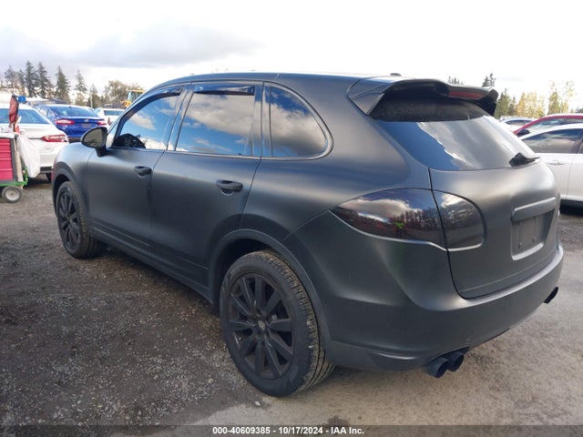 2013 PORSCHE CAYENNE WP1AA2A20DLA07367 Photo 2