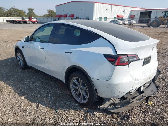2023 TESLA MODEL Y 7SAYGDEE2PA155705 Photo 2