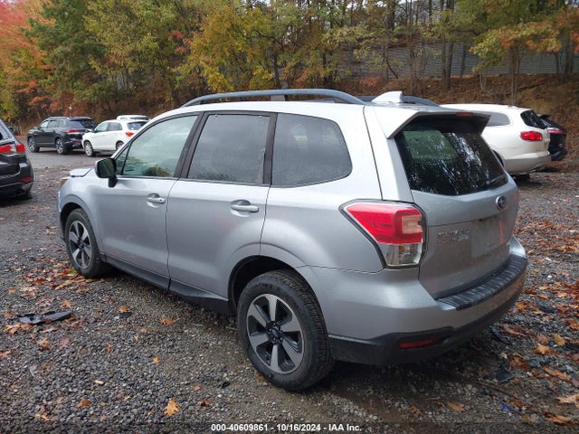 Subaru Forester 2.5i Premium 2017 JF2SJAECXHH406204 Image 3