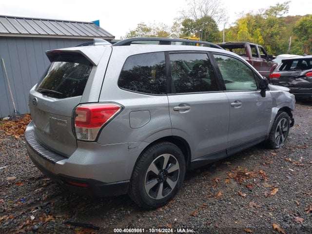 Subaru Forester 2.5i Premium 2017 JF2SJAECXHH406204 Image 4