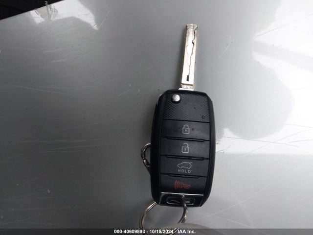 KIA Soul 2016 KNDJN2A21G7390285 Image 11