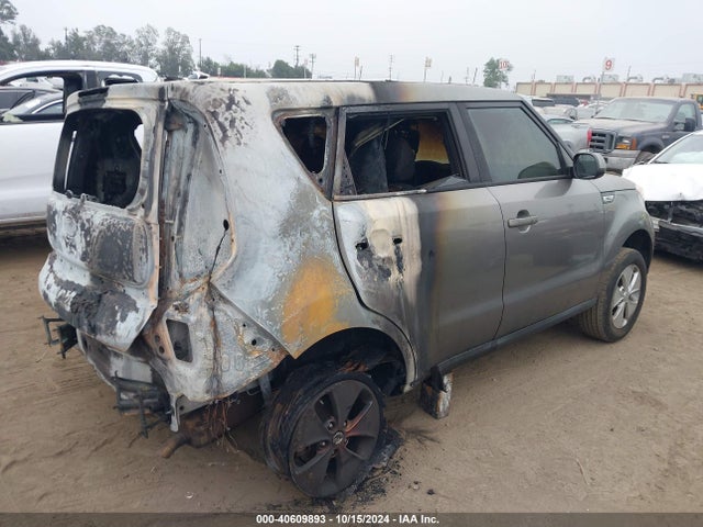 KIA Soul 2016 KNDJN2A21G7390285 Image 4