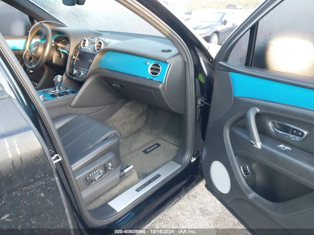 2019 BENTLEY BENTAYGA SJAAM2ZV5KC024025 Photo 4