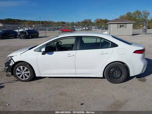 Toyota COROLLA LE 2022 5YFEPMAEXNP275813 Image 15