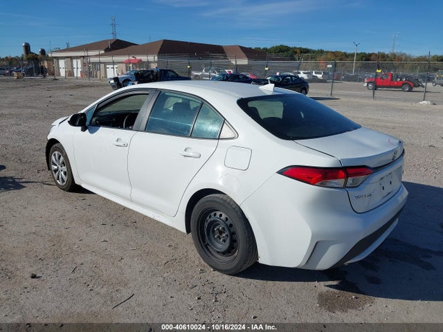 Toyota COROLLA LE 2022 5YFEPMAEXNP275813 Image 3