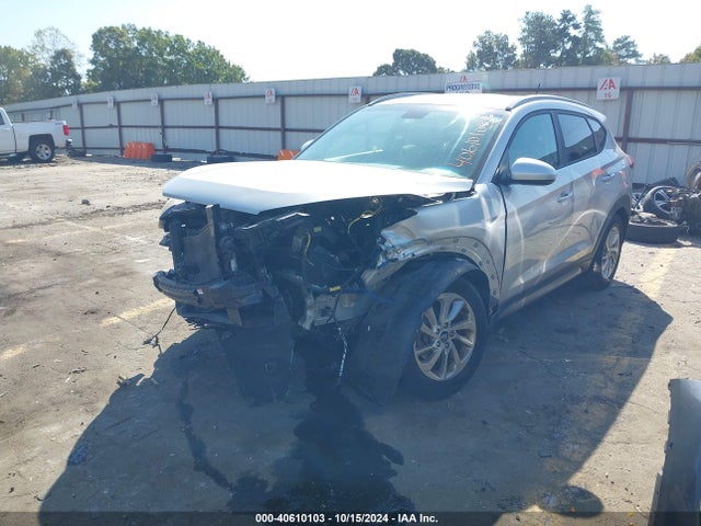 Hyundai TUCSON SE 2017 KM8J33A45HU296485 Image 2