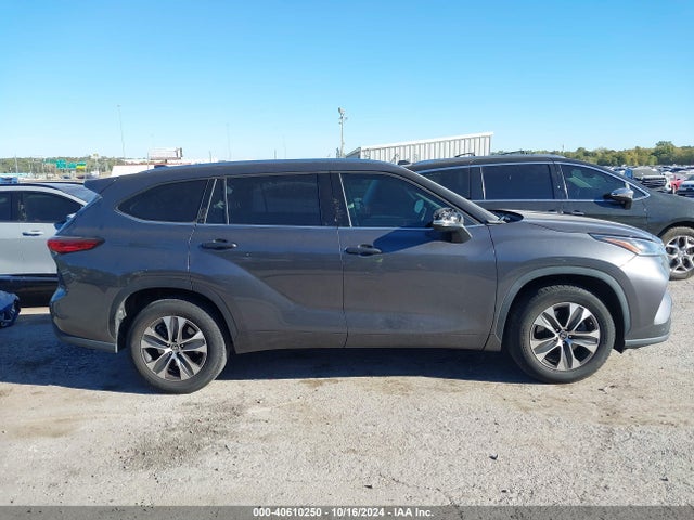 Toyota Highlander Xle 2021 5TDGZRAH9MS520522 Image 13