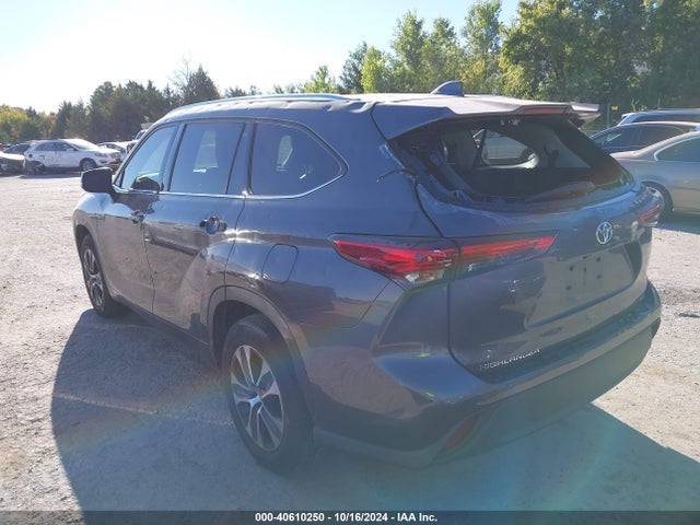 Toyota Highlander Xle 2021 5TDGZRAH9MS520522 Image 3