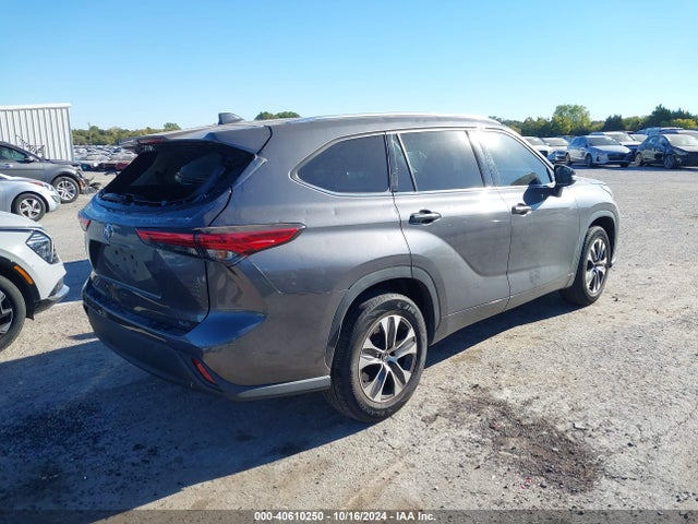 Toyota Highlander Xle 2021 5TDGZRAH9MS520522 Image 4