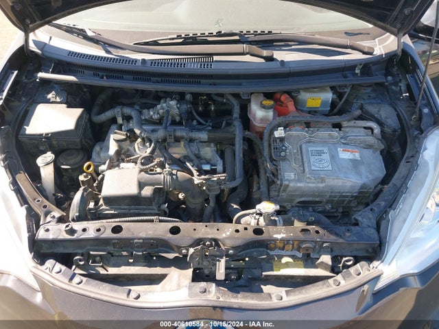 JTDKDTB36E1559043 Toyota Prius C Two