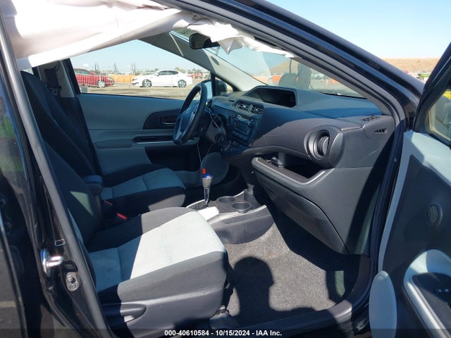 JTDKDTB36E1559043 Toyota Prius C Two