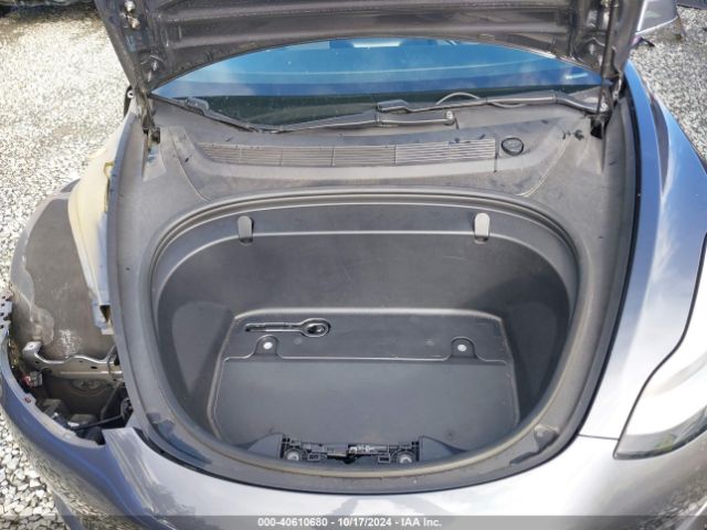5YJ3E1EB0KF386437 Tesla Model 3 Long Range/performance