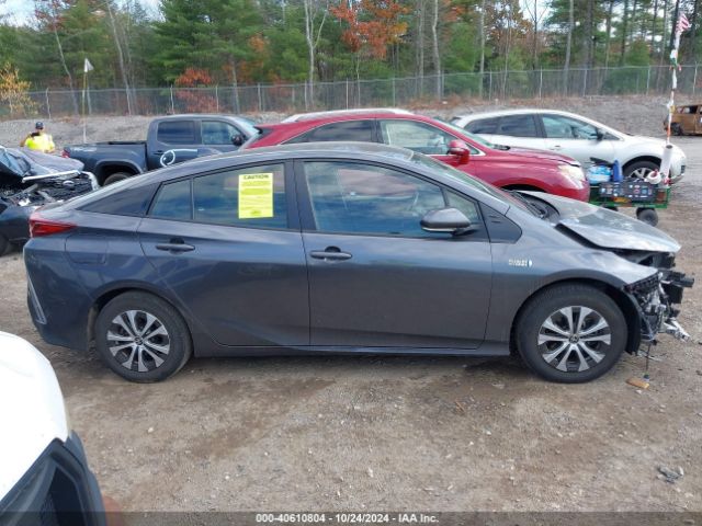 JTDKAMFP3N3215802 Toyota Prius Prime Le