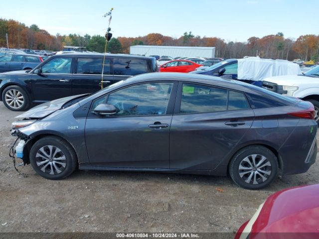 JTDKAMFP3N3215802 Toyota Prius Prime Le