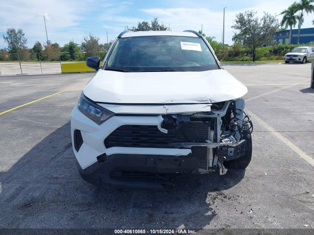 Toyota RAV4 LE 2019 JTMH1RFV0KJ005560 Image 12