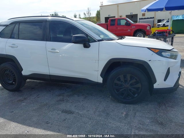Toyota RAV4 LE 2019 JTMH1RFV0KJ005560 Image 17