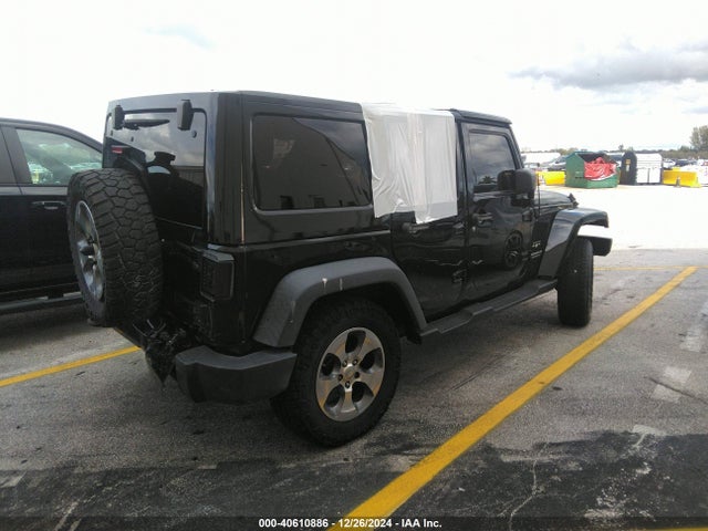 1C4BJWEG8GL173224 Jeep Wrangler Unlimited Sahara