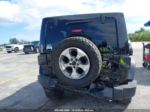 1C4BJWEG8GL173224 Jeep Wrangler Unlimited Sahara