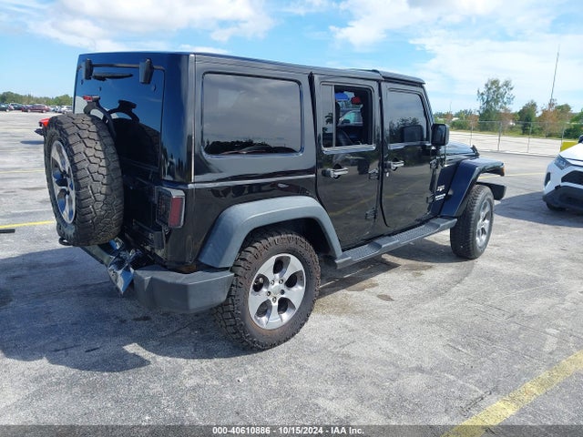 1C4BJWEG8GL173224 Jeep Wrangler Unlimited Sahara