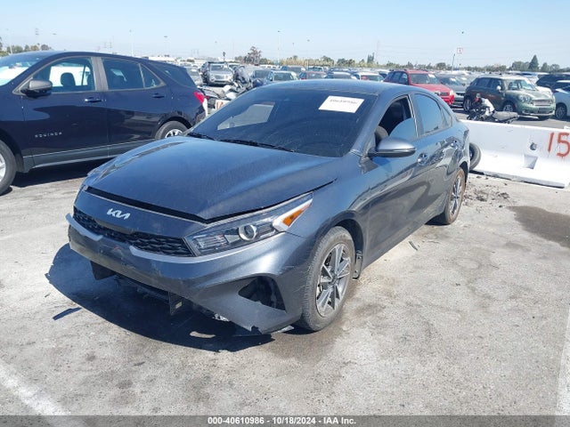 KIA Forte Lxs 2023 3KPF24AD9PE575552 Image 2