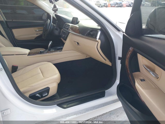 BMW 320i 2018 WBA8A9C51JAH12010 Image 5