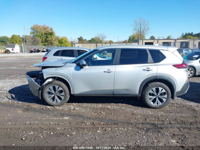 JN8BT3BB7NW330744 Nissan Rogue Sv Intelligent Awd