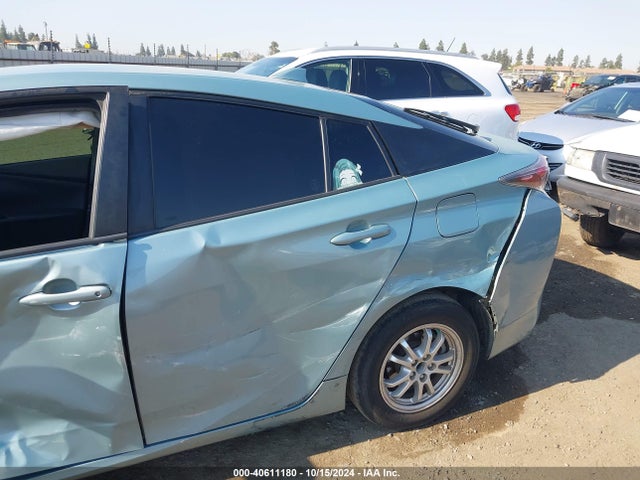 Toyota Prius Two 2016 JTDKBRFU7G3018506 Image 18