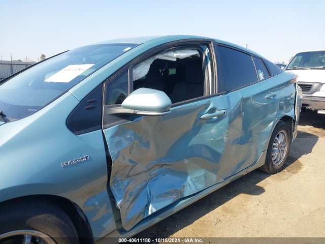 Toyota Prius Two 2016 JTDKBRFU7G3018506 Image 6