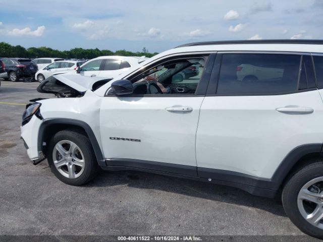 3C4NJDBNXRT596706 Jeep Compass Latitude 4x4