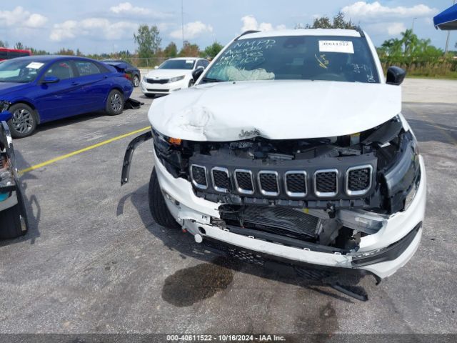 3C4NJDBNXRT596706 Jeep Compass Latitude 4x4