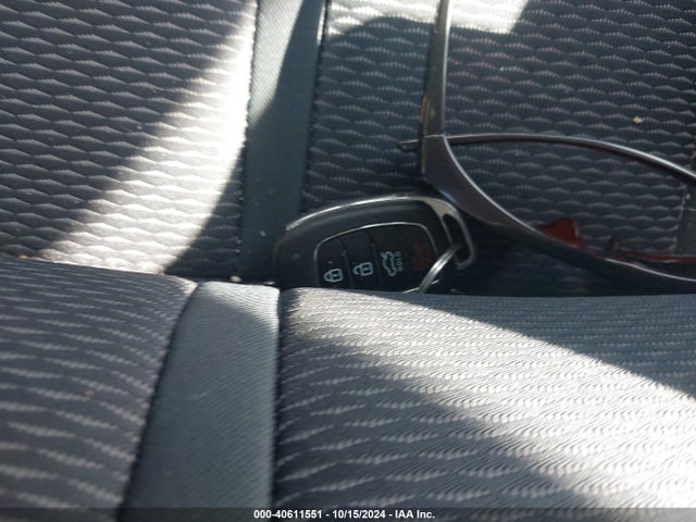 5NPE24AF8KH755123 Hyundai SONATA SE