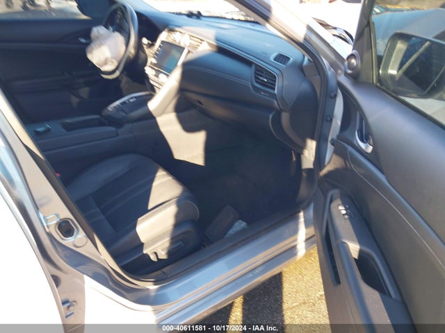 Honda Insight Touring 2019 19XZE4F93KE010280 Image 5