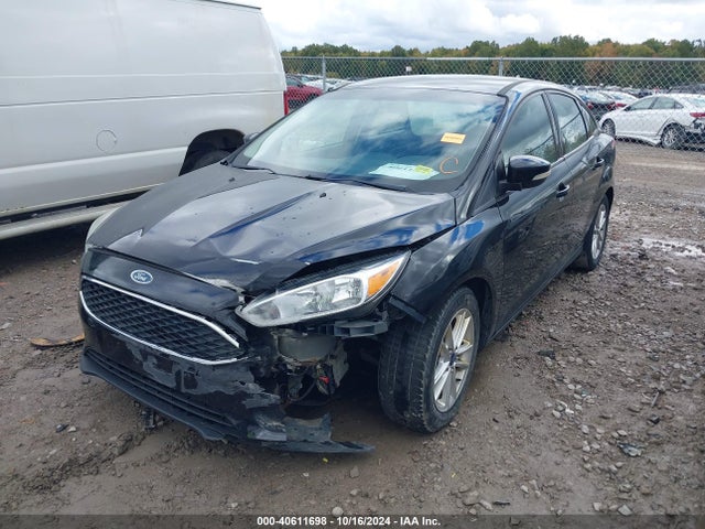 Ford FOCUS SE 2015 1FADP3F26FL305216 Image 2